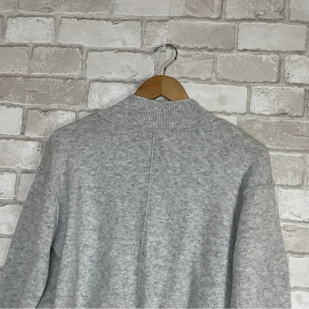 American Eagle Outfitters Light Gray Knit Button Up Cardigan Size XS
